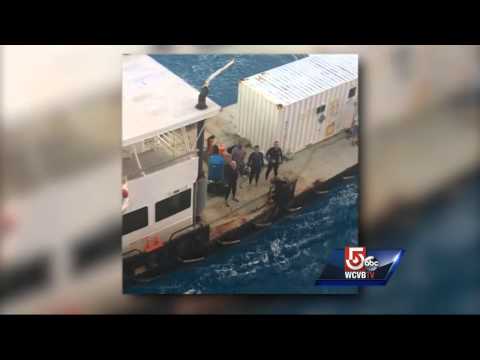 Experts inspect cruise ship freed from reef off Bermuda