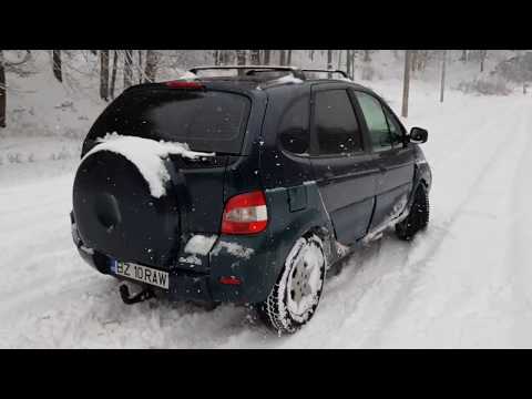 Renault Scenic RX4 snow