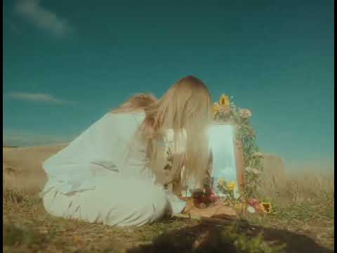 Video thumbnail for Lie in the Sun