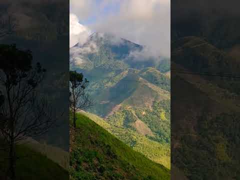 Y  No Estás Aquí, los Diablitos