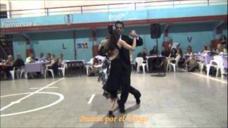 VERONICA VAZQUEZ y ALEJANDRO BERON bailando el tango MENSAJE en la milonga EL PISOTON