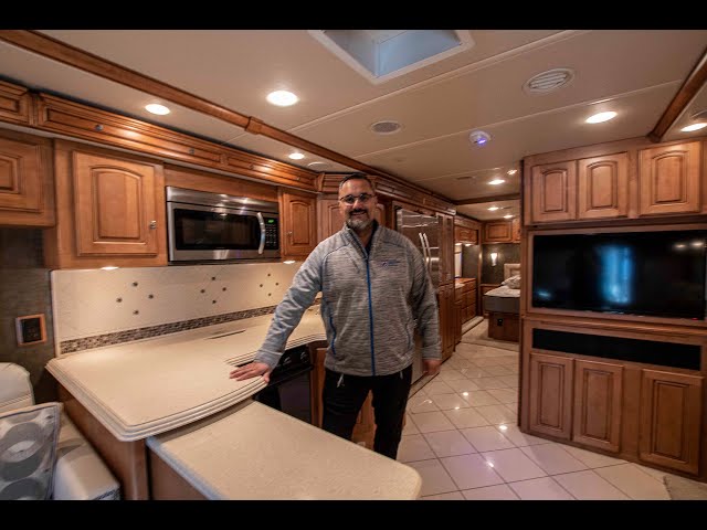 Preview image of 2013 Winnebago Journey 36M (17U210937) youtube video