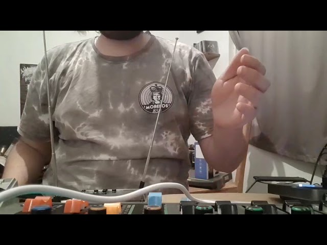 Vídeo relacionado con Para Mini Theremin con antena desmontable y altavoz integrado para práctica silenciosa o amplificada