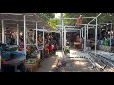 Reubicación de comerciantes en La Libertad Oeste genera caída de ventas y preocupación