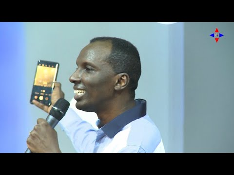 LA VISION DE SELFIE by Chris Ndikumana