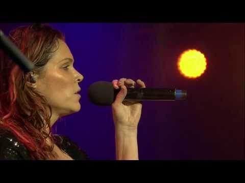 Beth Hart - Lullaby Of The Leaves (Live Acoustic)