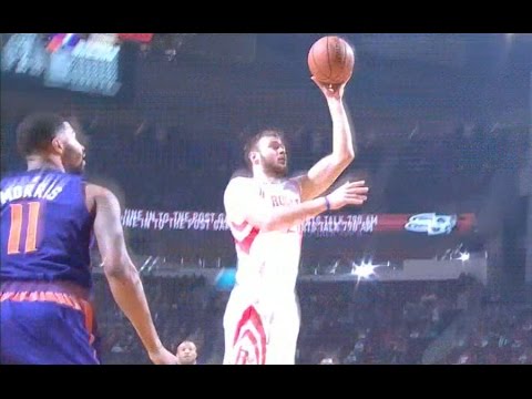Donatas Motiejunas fakes out Markieff Morris, Miles Plumlee