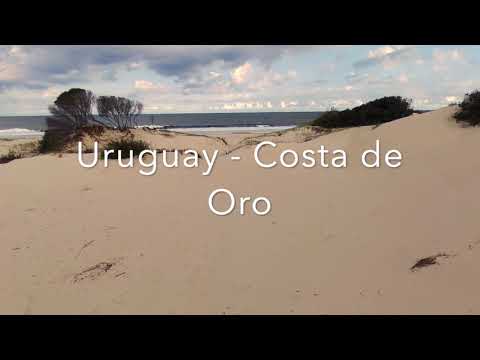 Uruguay - Costa de Oro, playa de Médanos de Solymar y arroyo Solis Chico con el Río de la Plata