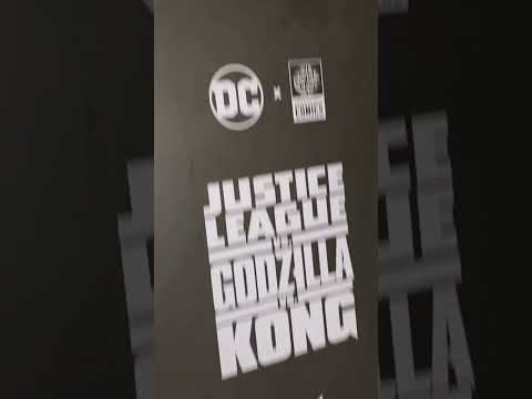 Superman va Godzilla caja . Macfarlane Toys