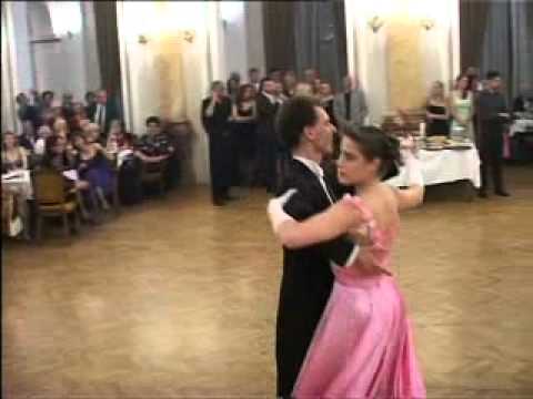 Bečki valcer - oficirski bal 2005 / Plesna škola ARMY DANCE