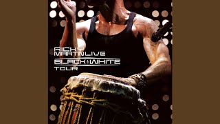 Vuelve (Black & White Tour Version)