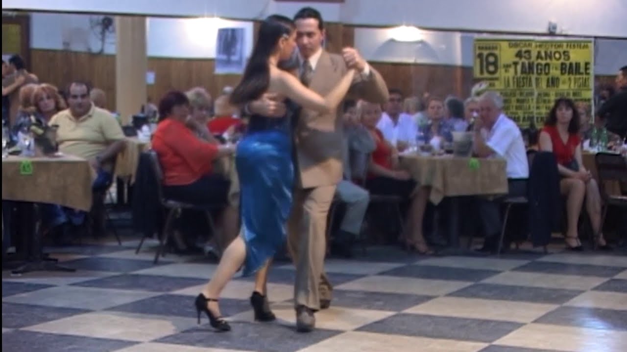 Gustavo Rosas.Tango con Gisela Natoli en Glorias Argentinas Milonga de Oscar Héctor.Marzo 2007.Bs.As