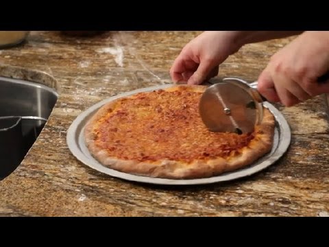 How to Cut a Pizza Into 10 Slices : Tips for Making Pizza