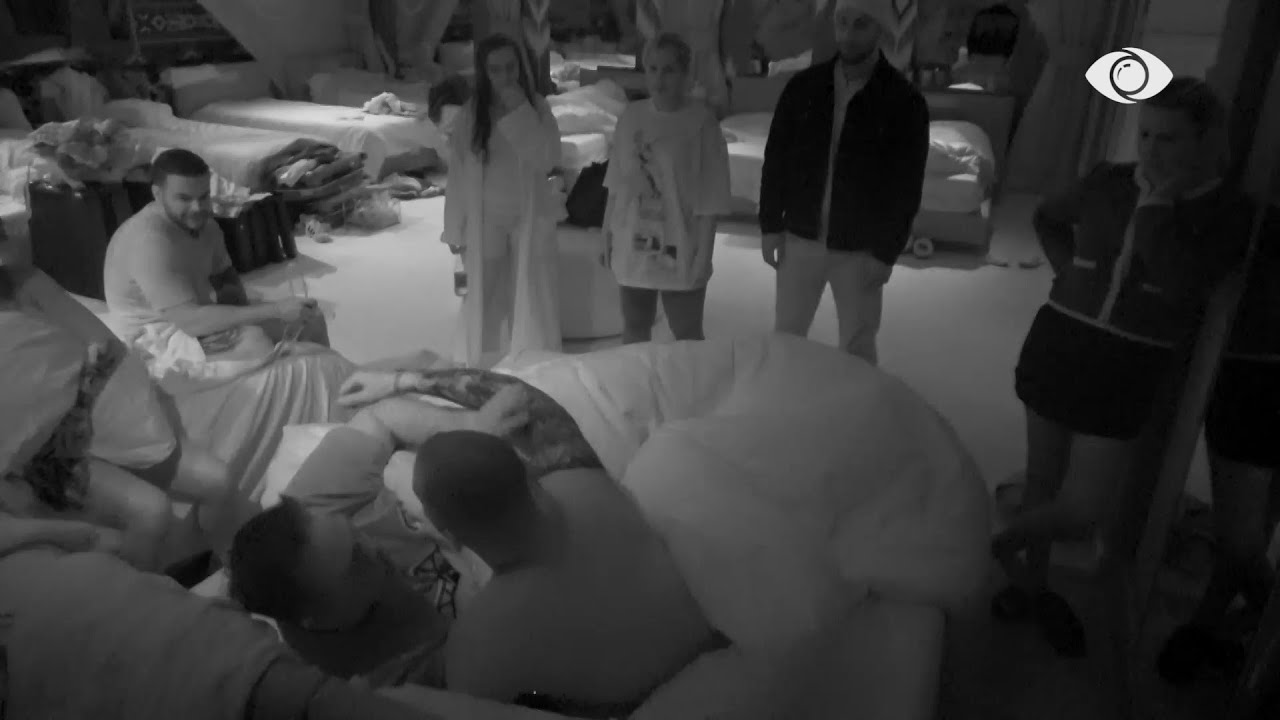 Juli i futet nën jorgan Romeos, banorët “shpërthejnë” në të qeshura / Roza i zbulon rrengun