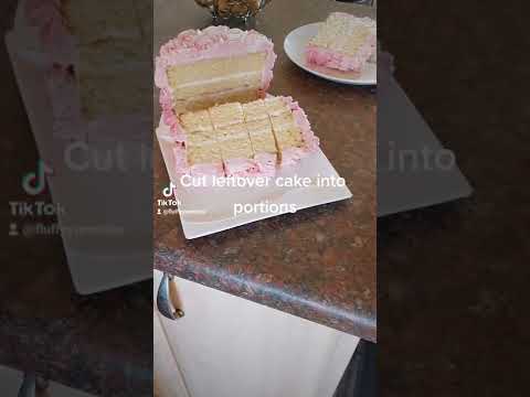 How to save leftover cake