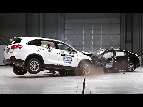 SUV vs Sedan CRASH TEST | Sorento & Forte