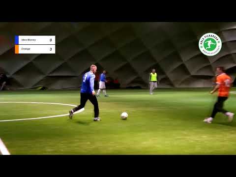 HALA PIŁKARSKA / ZIMA 2019 / IDEA MONEY - ORANGE