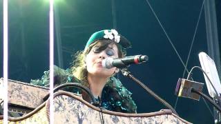 Emilie Simon - Rocket to The Moon (14.07.10)