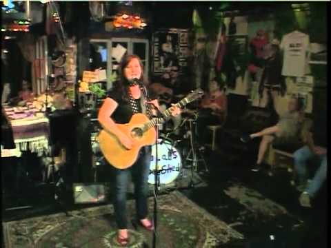 Shantell Ogden - Love Shouldn't Hurt (Live at Kulak's Woodshed)