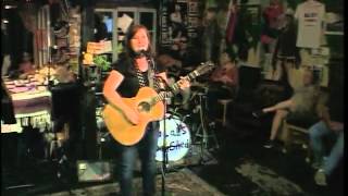 Shantell Ogden - Love Shouldn't Hurt (Live at Kulak's Woodshed)