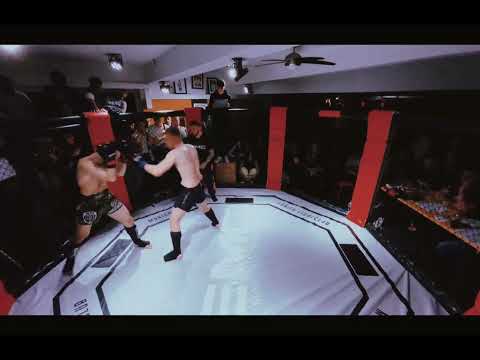 EMC5 am 26.3.2022 Endrit Tahiraj vom Leonsgym Neuperlach vs Felix Fürleger von den Munich Sharks