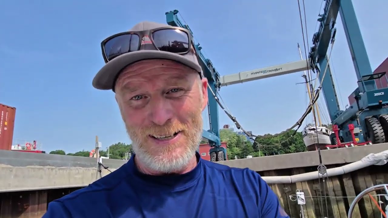 Removing a 120ft Mast & Hauling Osprey