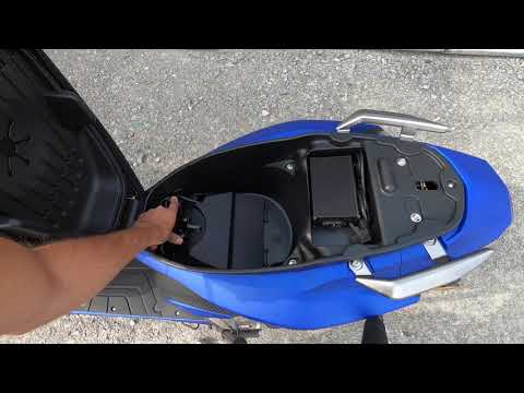 Nova Motors eGT5 - Staufach, Ladegerät und Akkupack