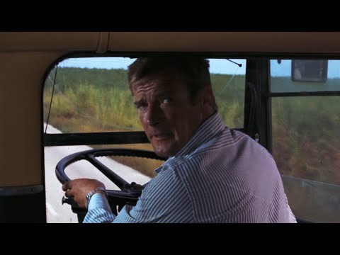 Live and Let Die - Bus Chase (1080p)