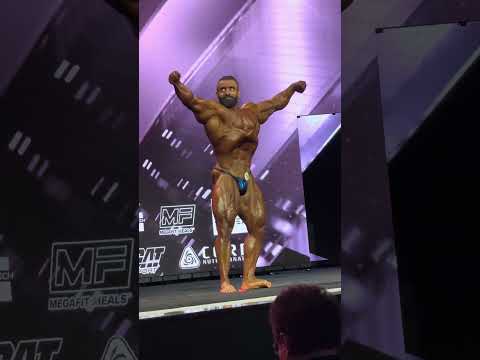 Was Hadi Choopan better at 212 or Open? #bodybuilding #bodybuilder #bodybuildingmotivation #pose