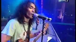 Download lagu slank virus@konser ulang tahun slank ke 27 flv   YouTube mp3