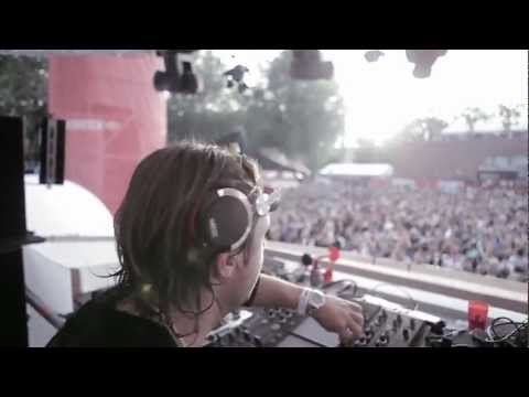 Axwell @ Loveland Festival 2011 | www.lovelandfestival.com