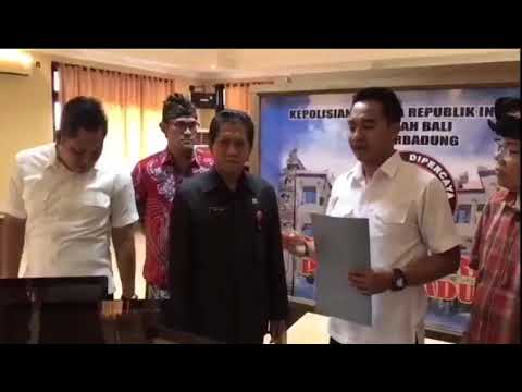 Proses Penandatanganan Berita Acara Serah Terima Komputer Yang Dicuri. Bravo Polres Badung!!!
