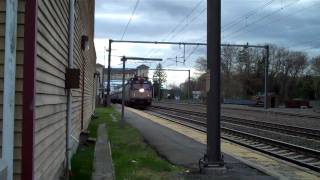preview picture of video 'Amtrak AEM-7 And Acela Express At Old Saybrook Station'