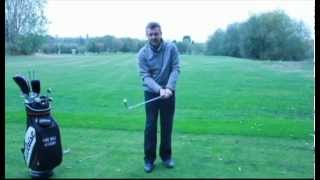 Golf Tips : Grip Pressure : How hard should you grip the golf club?