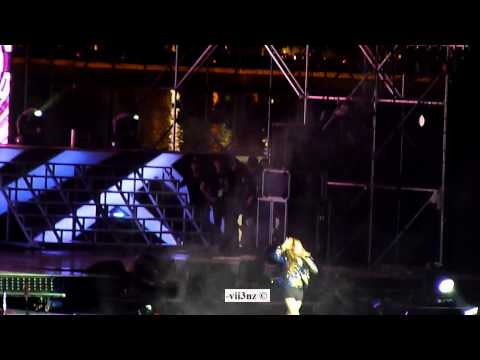 [HD FANCAM] Taetiseo & EXO - DJ Got Us Falling In Love Again Part 2 - SMTOWNSG - 121123