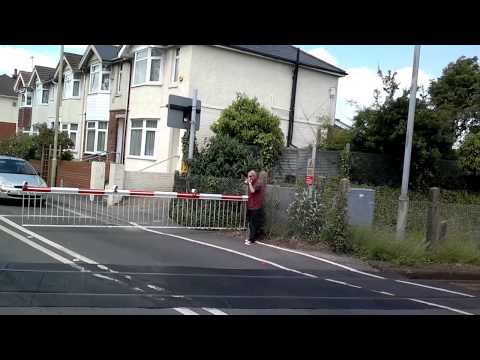Totton Level Crossing 05/06/2015 MISUSE