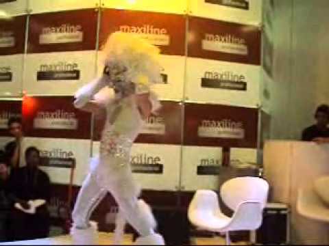 Mikaela Pitt - Mundo Drag na Hair Brasil 2011