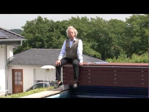 Solar Poolabdeckung erklärt von Jean Pütz, der Wissenschaftsjournalist und Moderator von Hobbythek