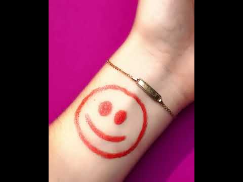 Миниатюра изображения товара Помада для губ Essence Perfect Shine Lipstick тон 05 (3.5г)