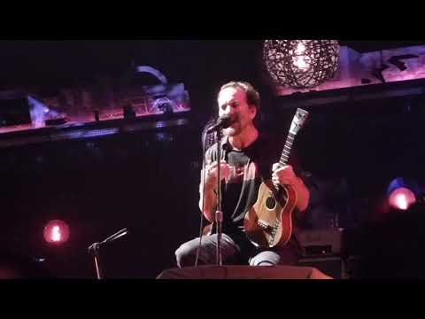 Pearl Jam - "Sleeping By Myself" live @ O2 Arena London England June 18th 2018