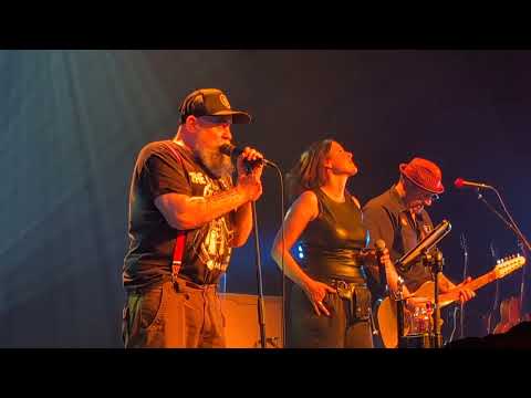 Vilain Pingouin - Sous la pluie (la derniere tournée) Jonquiere 16 oct 2025