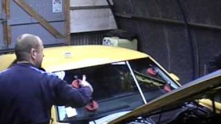 preview picture of video 'installing the windshield mustang mach1'