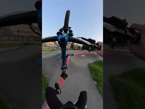 Crazy saves💀 #bikefails #mtb #limitedhub_T