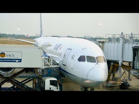 YouTube thumbnail for ANA Boeing 787-10