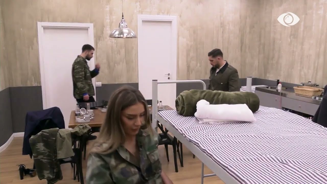 Fishkëllima dhe alarme lufte! Banorët të zhurmshëm në kazermë