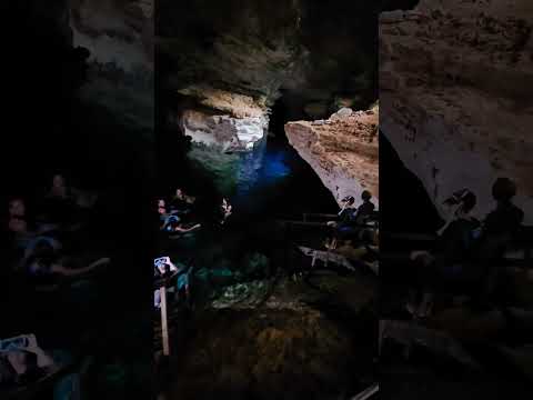 POÇO AZUL NOVA REDENÇÃO CHAPADA DIAMANTINA BAHIA.