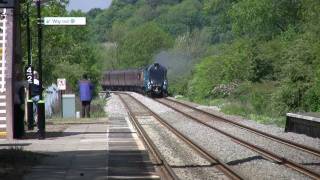 preview picture of video 'The William Shakespeare hauled by 4492 Dominion of New Zealand, 12/05/11.'