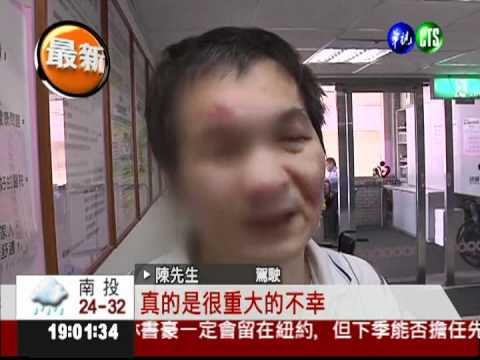 廂型車爆胎衝撞 婦人拋車外不治