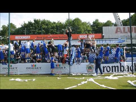 Feier mit den Fans nach dem Westfalenpokalsieg gegen den SC Verl