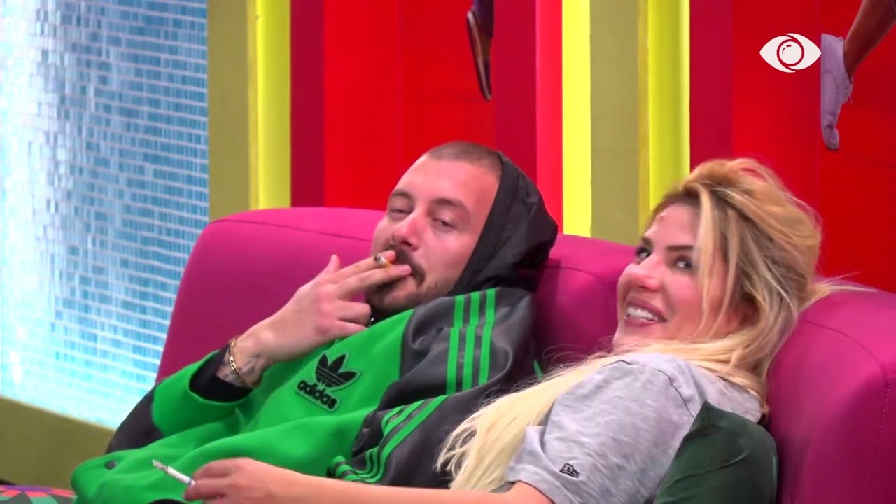 “Unë fle lakuriq”/ Romeo dhe Ilnisa hedhin batuta drejt Rozës